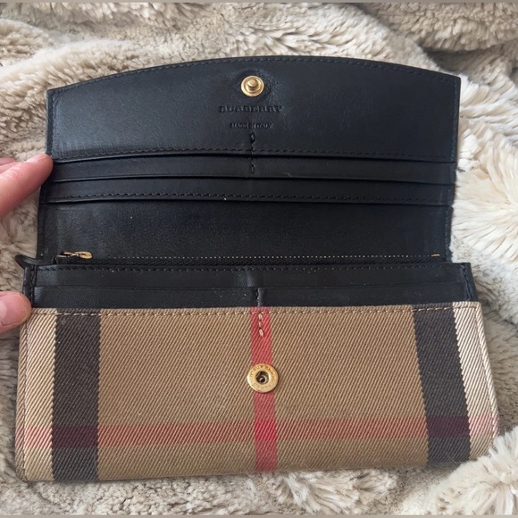 Burberry | Women’s Sleek Design Long Wallet Leather & Canvas Snap Closure - Picture 5 of 11